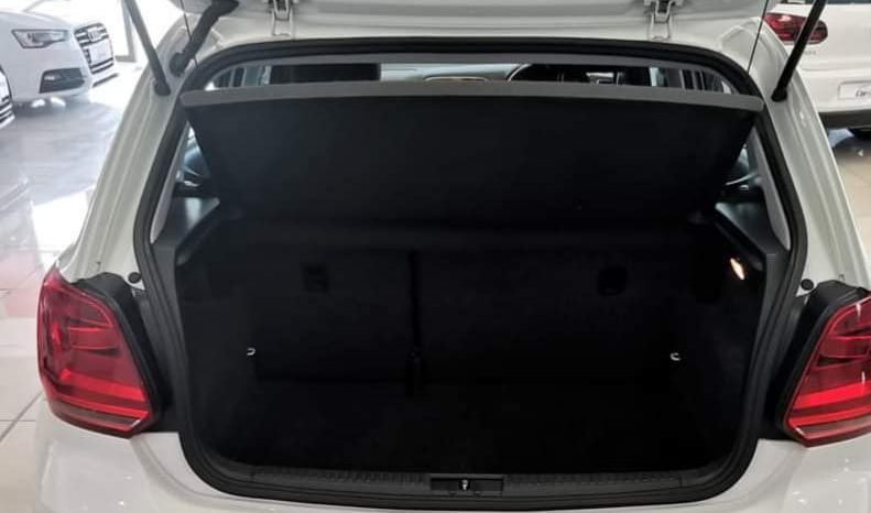 VOLKSWAGEN POLO 1.2 TSI MANUAL 2017 MODEL WHITE. full